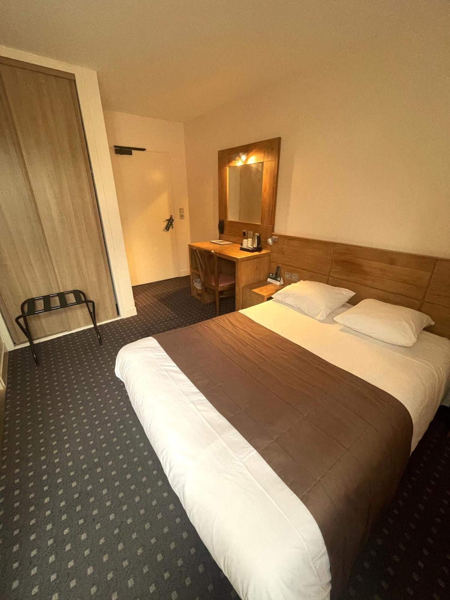 Logis Hotel Restaurant Du Labrador Saint-Benoît-sur-Loire Eksteriør bilde