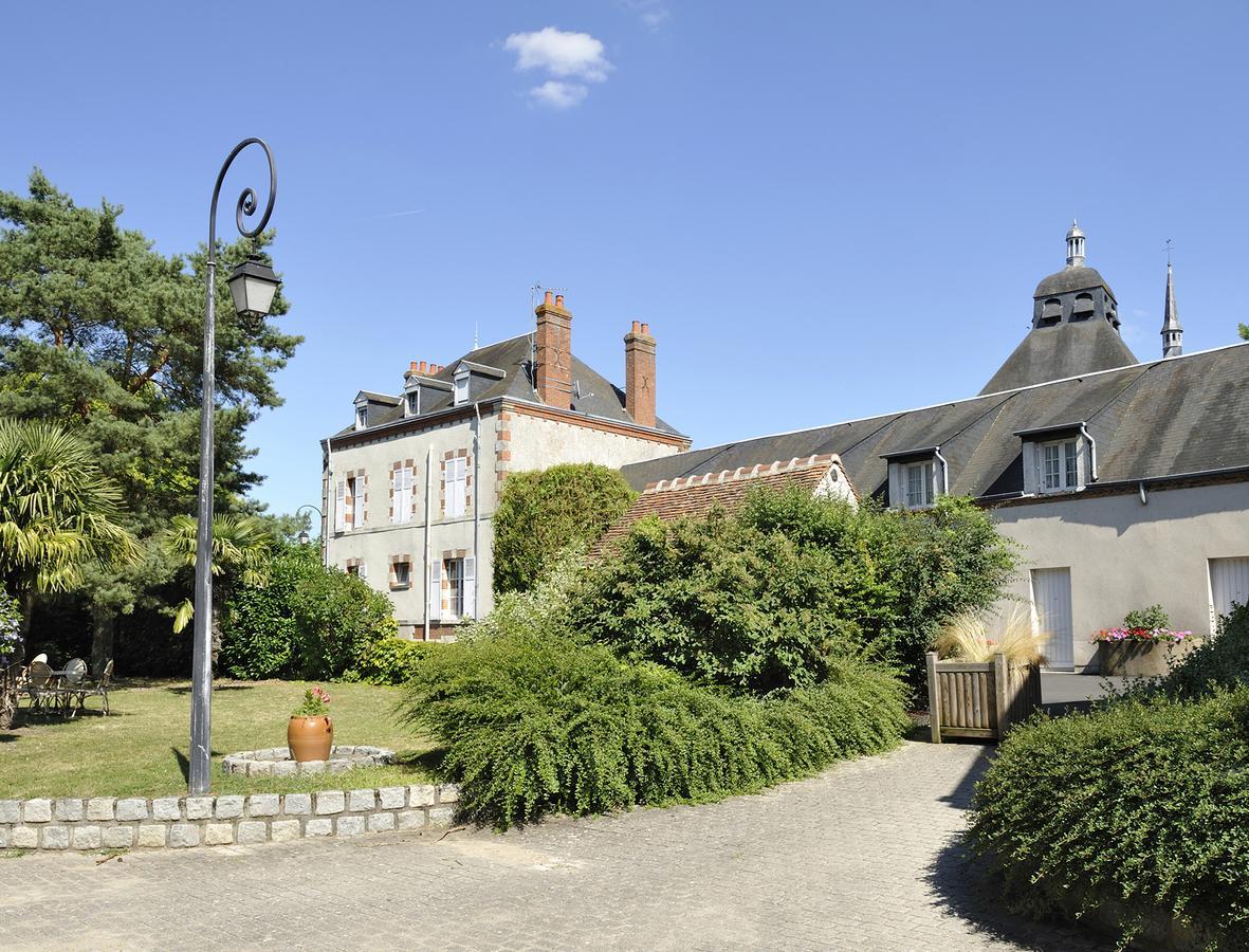 Logis Hotel Restaurant Du Labrador Saint-Benoît-sur-Loire Eksteriør bilde