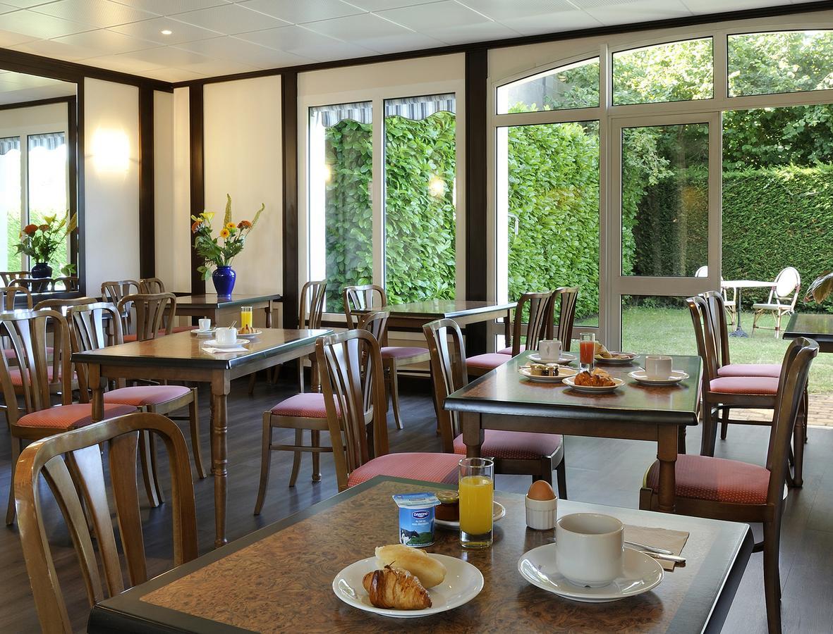 Logis Hotel Restaurant Du Labrador Saint-Benoît-sur-Loire Eksteriør bilde