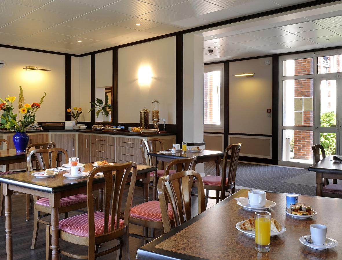 Logis Hotel Restaurant Du Labrador Saint-Benoît-sur-Loire Eksteriør bilde