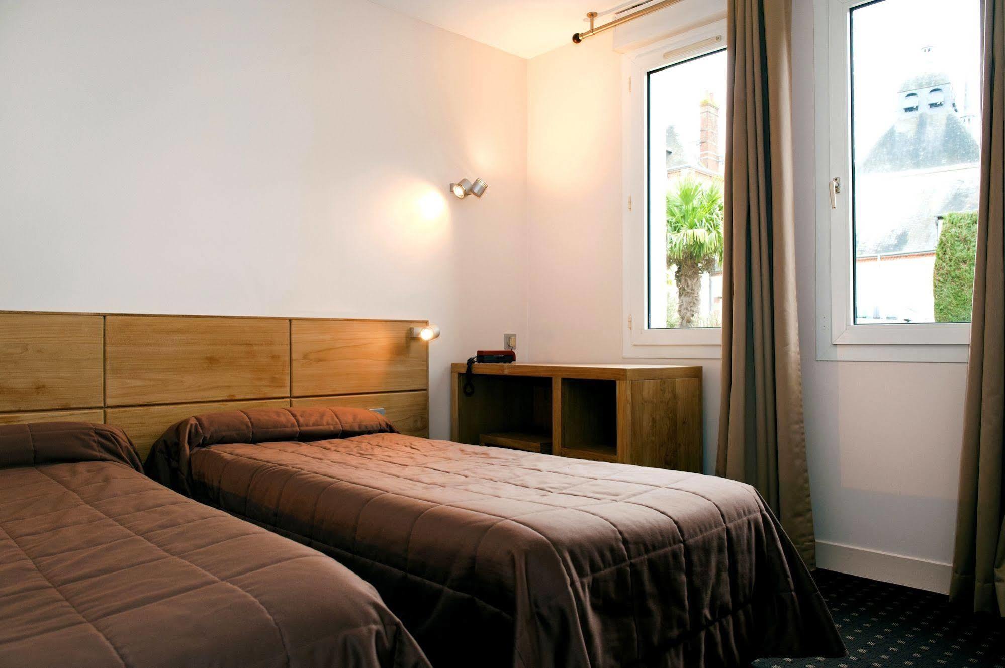 Logis Hotel Restaurant Du Labrador Saint-Benoît-sur-Loire Eksteriør bilde